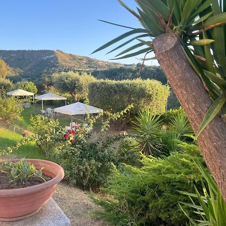 Pool, Garten Und Aussicht, 4km Von *