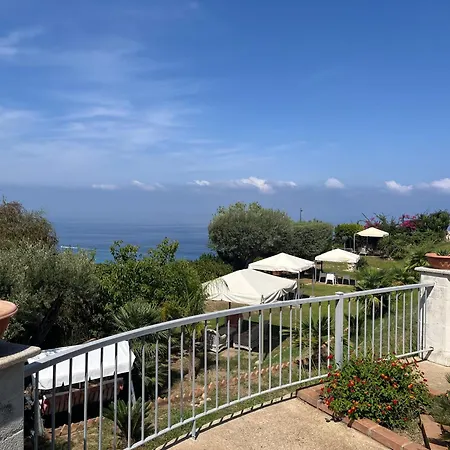 Pool, Garten Und Aussicht, 4km Von